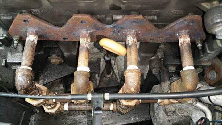 JuanGAndreu's tweet photo. Fontaneria de competicion..made in japan,así va el mclaren de frenando alfondo @titomalcom 😂😂😂😂 http://t.co/6rD4B5t9Vq