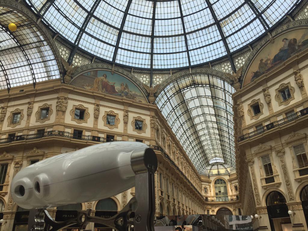 varesenews's tweet photo. Oggi siamo passati anche da qui, poi vi raccontiamo ;-) #milano #galleria #vittorioemanuele #duomo http://t.co/xhxCebSc9w