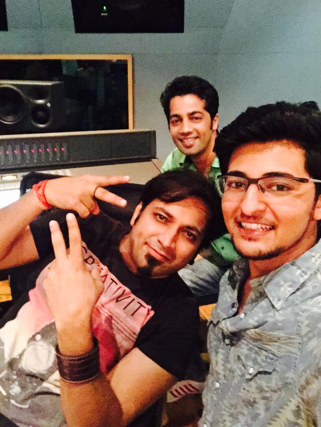 DarshanRavalDZ's tweet photo. Singing for a film And he is making magic,suprise on its way @sachingupta1208 @yrf studio for same sameer khan's film http://t.co/FGOztOcUJu