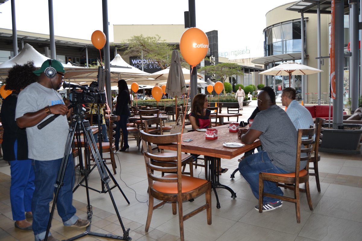 PrimiPiattiDQ's tweet photo. Here's a throwback with @avashneevandiar &amp; her @ANN7tv crew at our @cotlands #ServeForACause! #ThrowbackThursday http://t.co/6bi99Ptha4