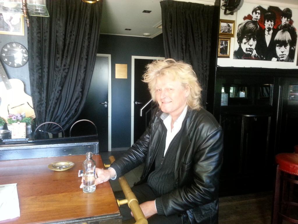 Onze Dick is gelukkig weer opgeknapt &amp; back vanavond in <a href="/DicksPubUrk/">Dick's Pub Urk</a> vanaf 20:00 open..!