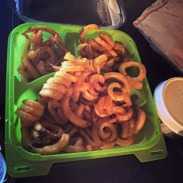 BillKaulitz_DE's tweet photo. #BillKaulitz #Instagram: #dinner #justhowilikethem
https://t.co/OZTMk50UYu http://t.co/sVKL4NWUAD