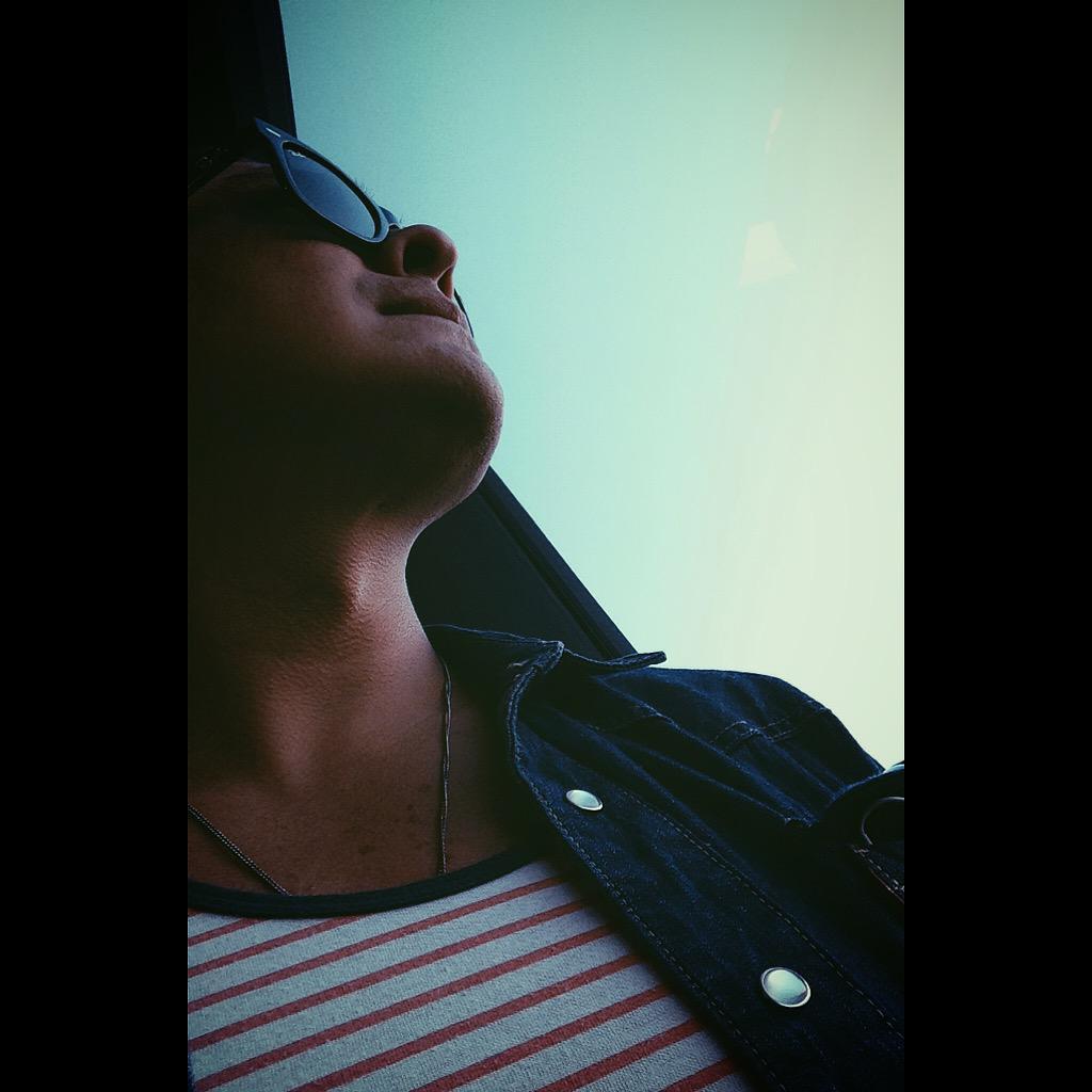 PERIKOMUSIC's tweet photo. Airport Mood #airport #mood #behapyy #sefeliz http://t.co/PXJqOHIcgl
