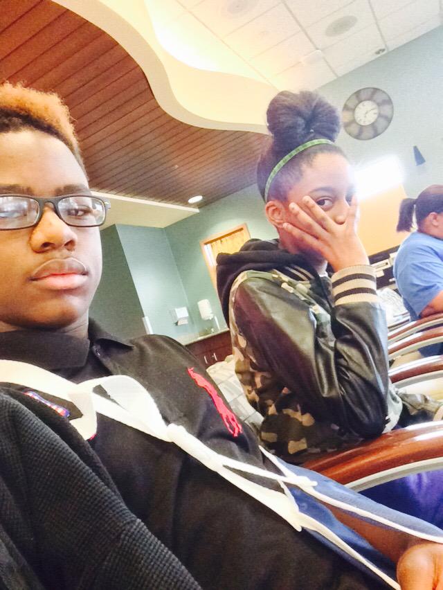 Cash__0ut's tweet photo. Came to c me in tht hospital http://t.co/S30CA4wMKB