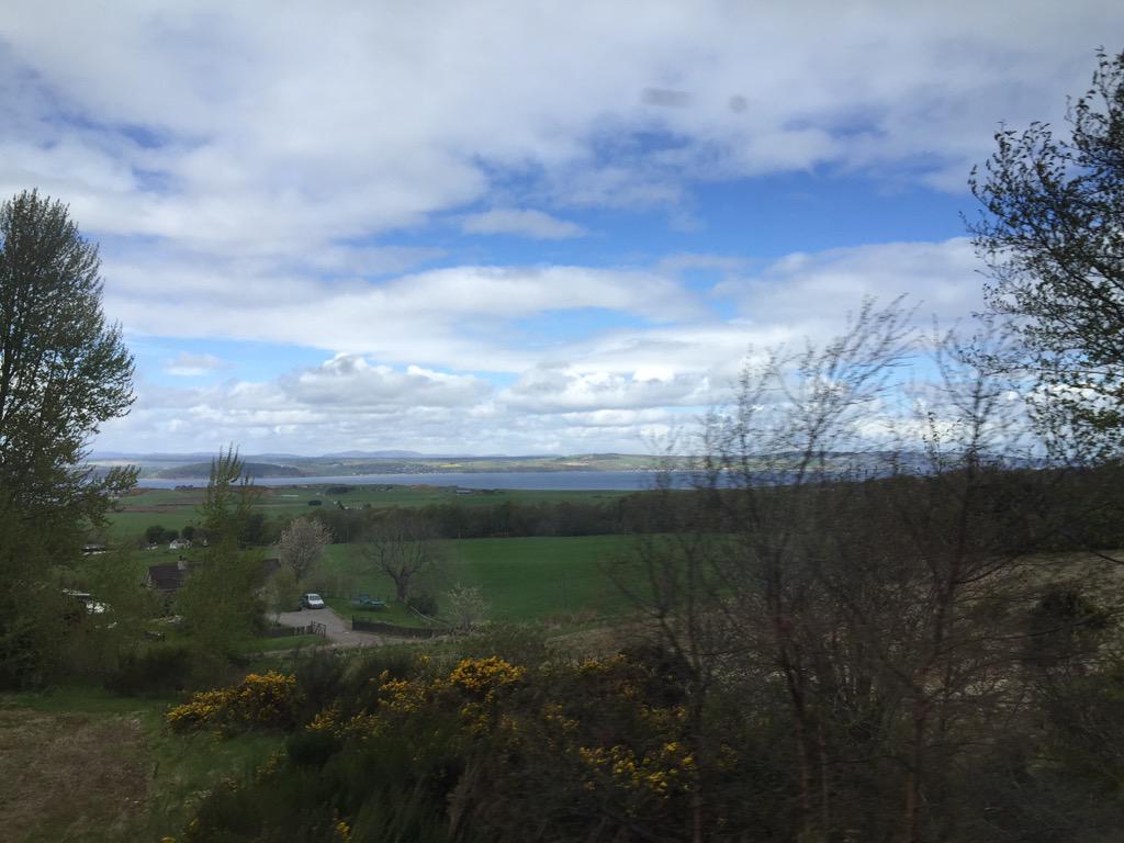 fatimamanji's tweet image. En route Glasgow, beautifully sunny but hail in Inverness as I left...a sign? #weatherreporting