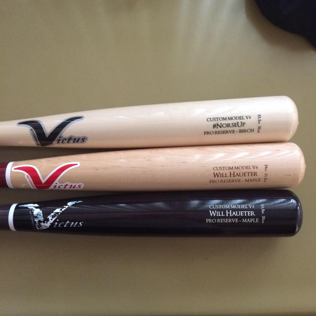 WCH_06's tweet photo. New batch of sticks for this summer #NewBatDay #ThanksDog @VictusSports @schaubdog24 http://t.co/yjJV9htZ2D