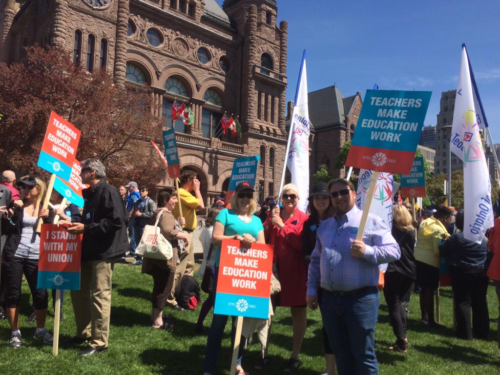 maestraLaurie's tweet photo. At Queen's Park joining our #OSSTF colleagues in protection of education in Ontario #UGETFO #savingeducation #etfo http://t.co/cXJ9a5e5fO