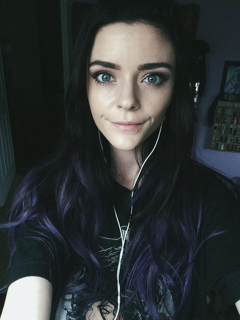 Ashe Maree on Twitter: “🎶💜🎶 http://t.co/8aed6KgkqT”