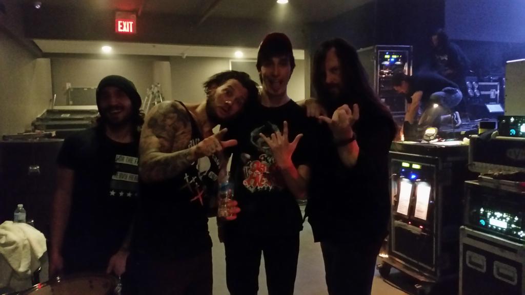 cdewy11's tweet photo. Some crazy good musicians hanging out with me, awesome to get to see them play and get to meet them. Thanks guys ✊🎵🎸 http://t.co/fkEnBIWMlu