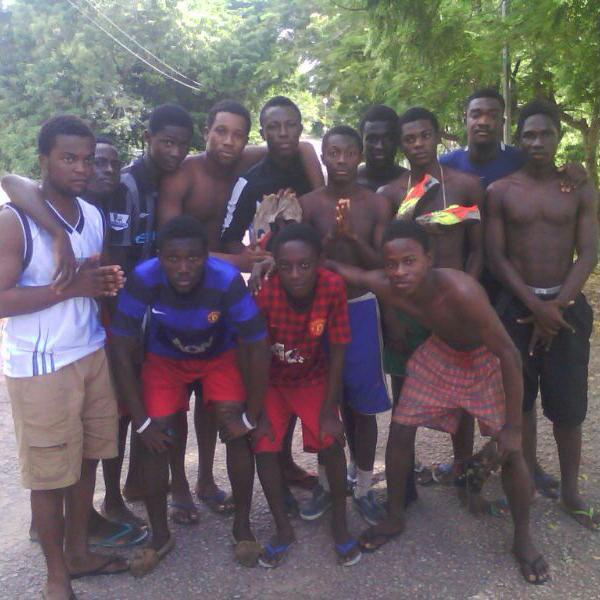 allhailnino's tweet photo. Exactly a year ago😁 #AdisadelCollege #Santa14 http://t.co/PewUlOltKD