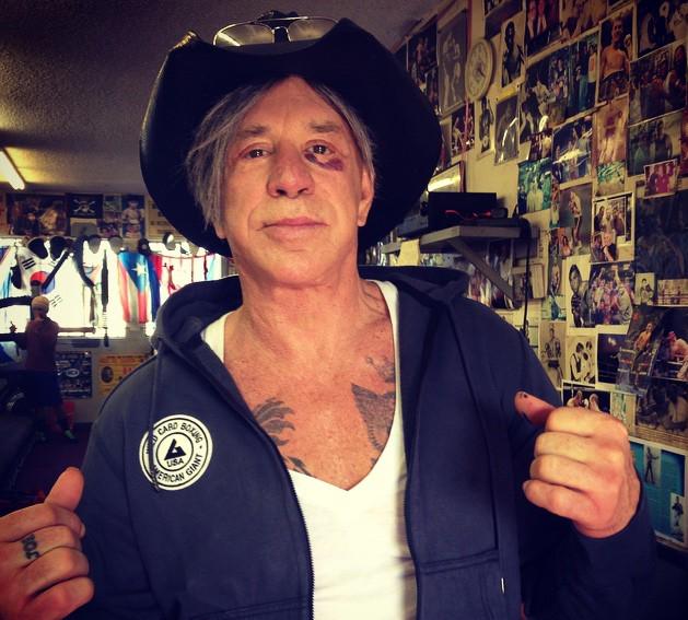 lions_patricia's tweet photo. oh boy ! @_MickeyRourke #MickeyRourke http://t.co/wJXa4XJZsK