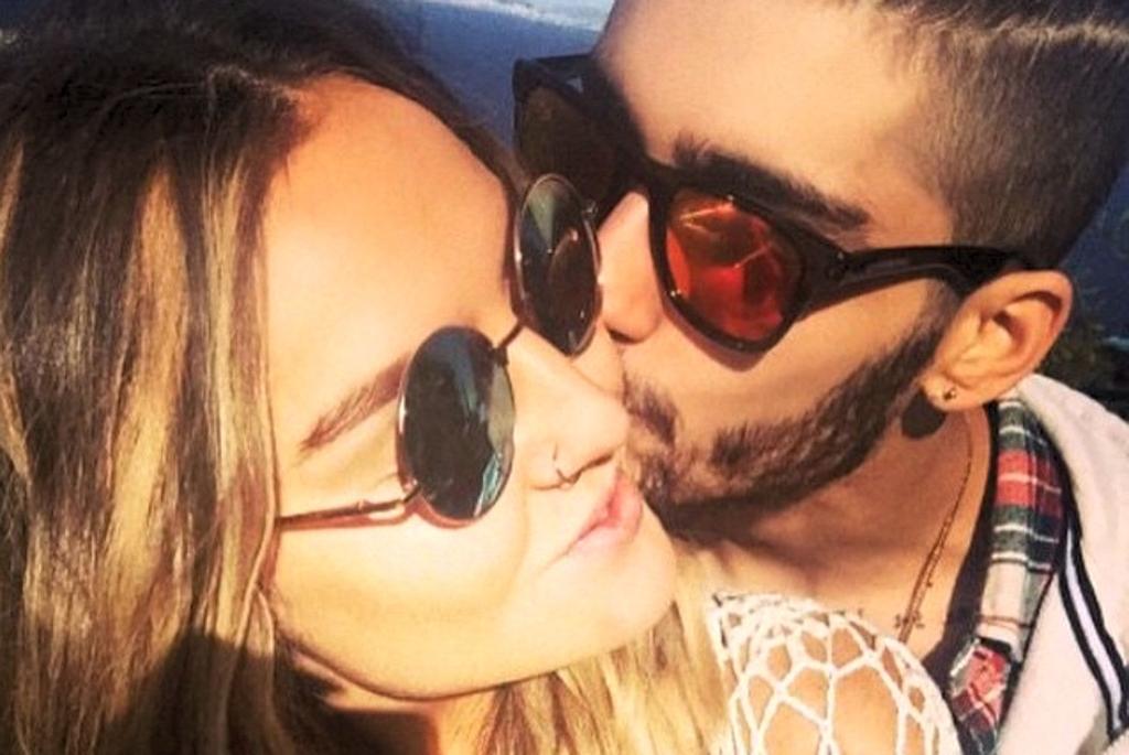 TheSunShowbiz's tweet photo. Still Perrie much in love http://t.co/QmueYFI6R5 http://t.co/zWscqsv0IB