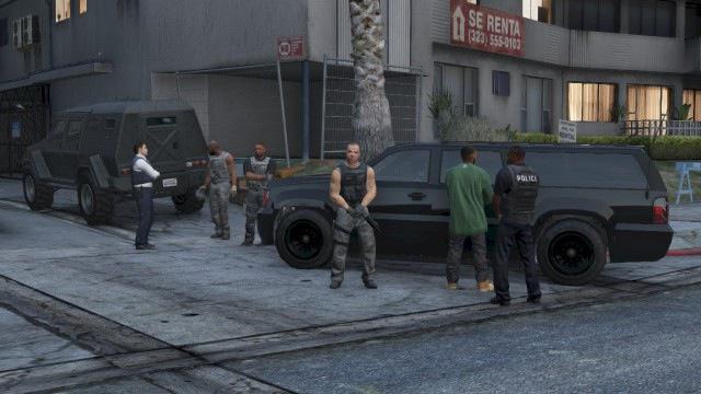 SWAT_GTA's tweet photo. Marshals took down 2 members of "The Families" involved with the recent Grove Street shootings. http://t.co/rCS6nDCXDf