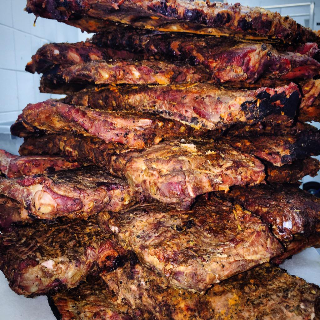 BofingerBBQ's tweet photo. All you can eat pork ribs - 19.99 just buy a drink! Reserve if 6+ #ribs #foodporn #Montreal #BBQ http://t.co/Fyl7bzxG1a