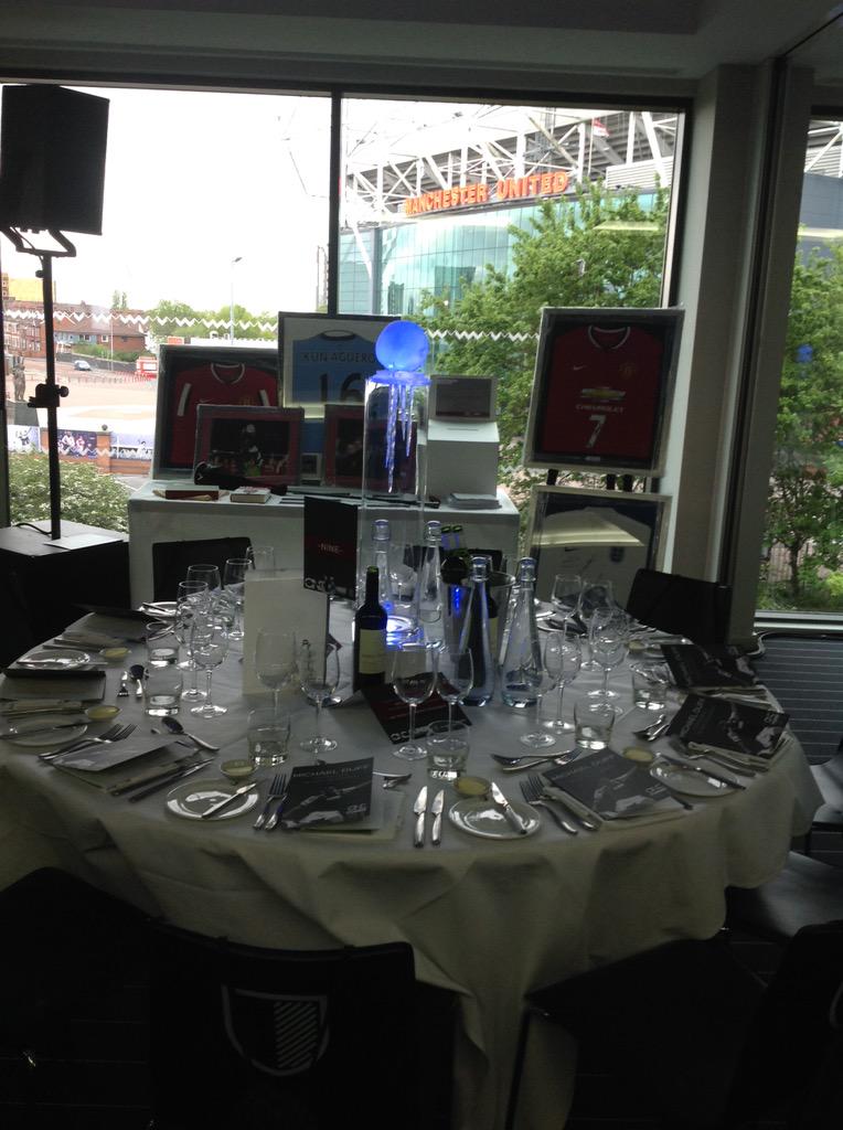 MD4testimonial's tweet photo. The room is looking great @hotelfootballuk all ready for our guests #md4testimonial http://t.co/W02NPhRfUa