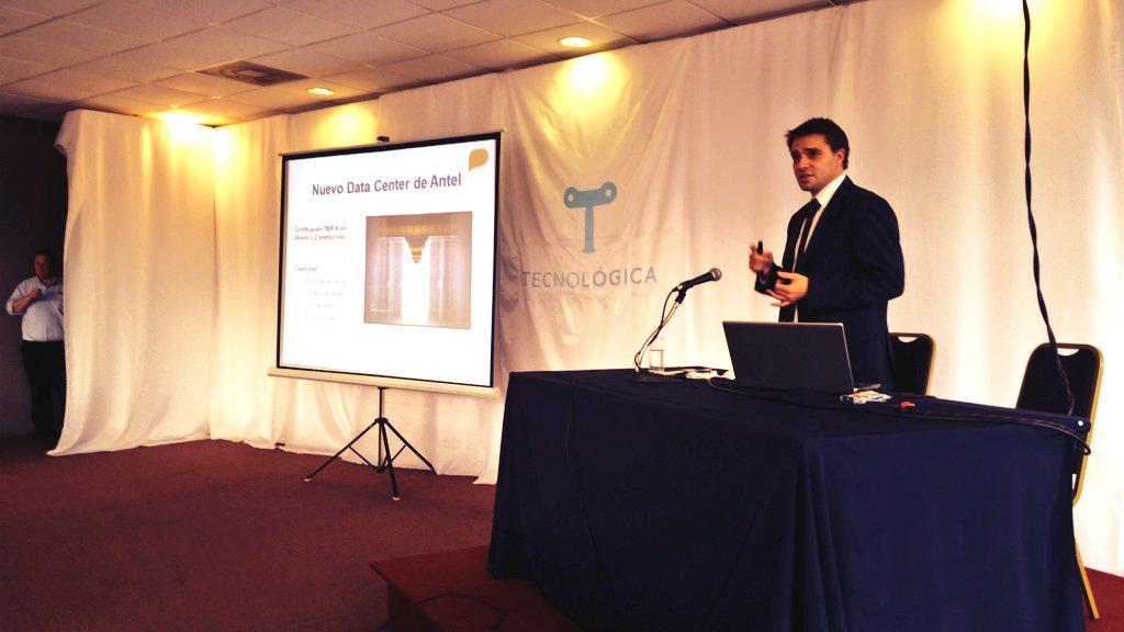 AntelDeTodos's tweet photo. "Certificación TIER III Diseño y Construcción: #DatacenterAntel está garantizado" -Ing. Pignataro #Tecnologica2015 http://t.co/FaUbrXi2pN