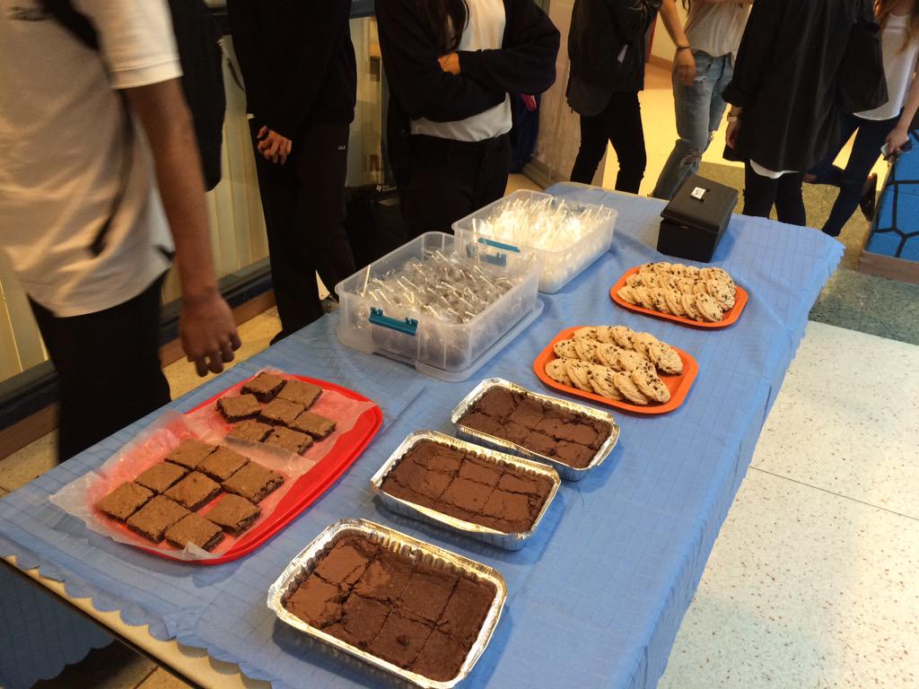 FMMFTC's tweet image. FTC BAKE SALE IN LESS THAN FIVE MINUTES 🍰🍪