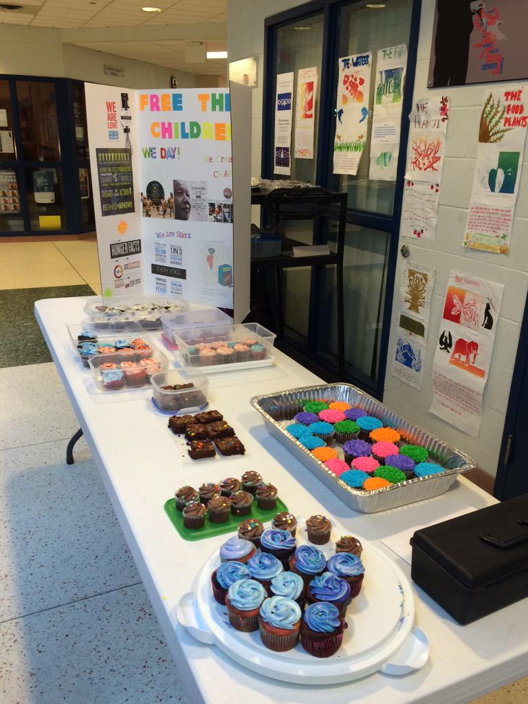 FMMFTC's tweet image. FTC BAKE SALE IN LESS THAN FIVE MINUTES 🍰🍪