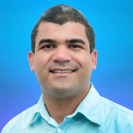 GiovanniMeirele's tweet photo. #Agradeço ao #Povo_Sapeense através do #vereador @JojoSape a #honraria que me foi #concedida hoje pelos seus #pares. http://t.co/1bPo8plYUs