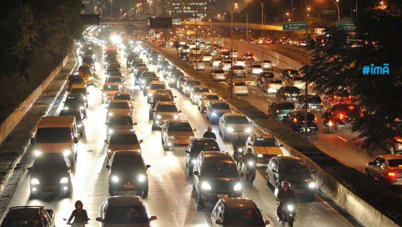 global_ima's tweet photo. "You are not stuck in #traffic. You are #traffic" #ímã #bike http://t.co/EIwNJZNfDf