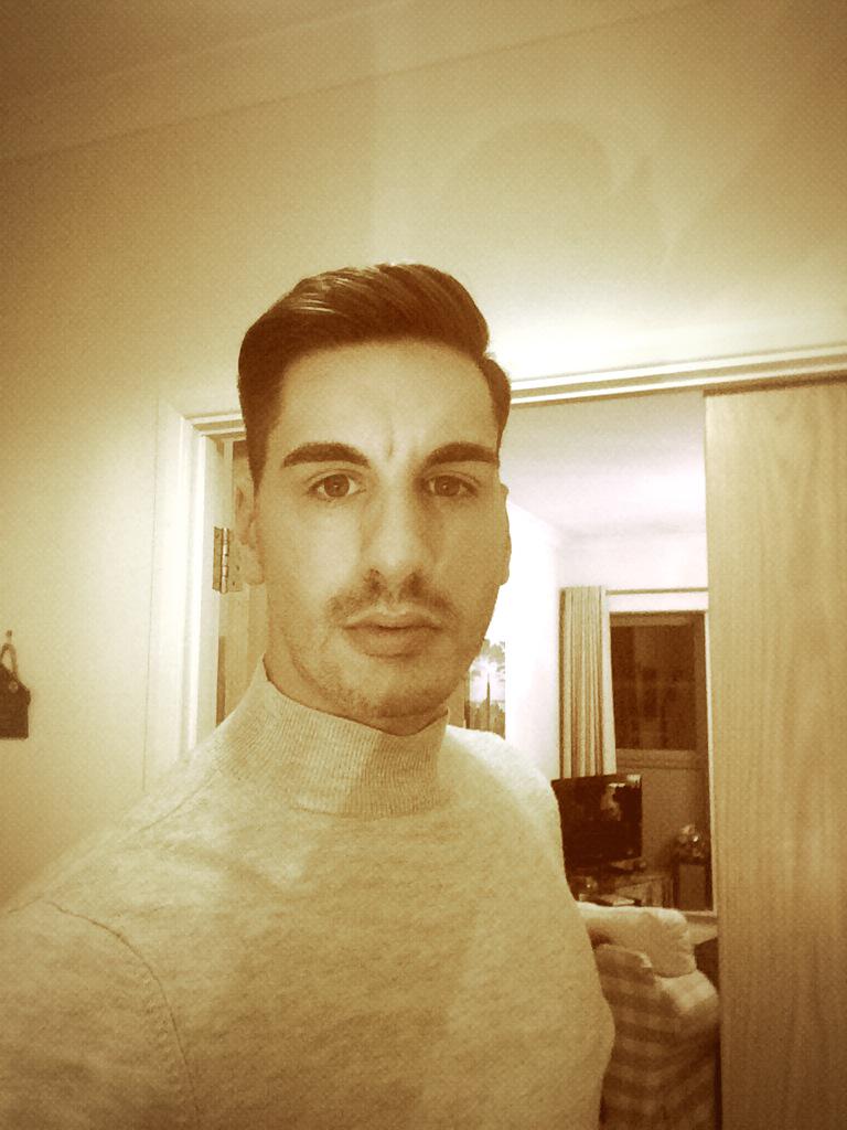 gman_ml's tweet photo. Tbt-Going for the Essex look #essexpurebread http://t.co/vCpQLXmLxS