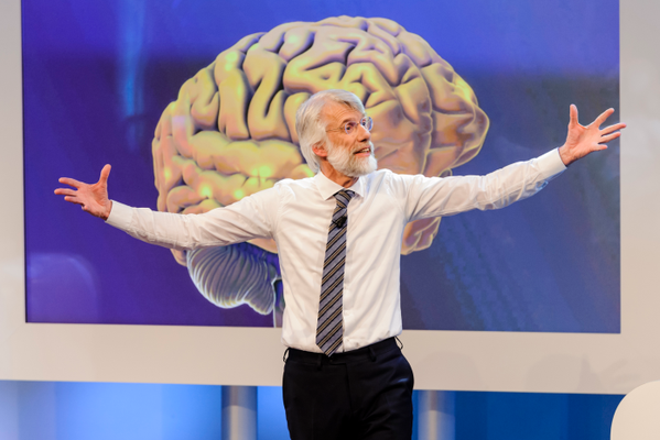 StartendeFysio's tweet photo. Prof. Erik Scherder is van origine fysiotherapeut. #DWDDUniversity #hetbrein http://t.co/LY8BWdFeKM