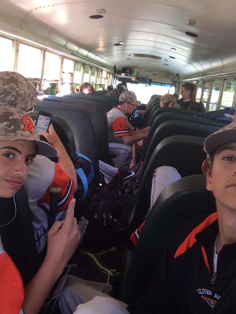 OAjvbaseball1's tweet photo. @OAtennis15 good luck ladies😜🎾 http://t.co/9Nc9zgAdFG
