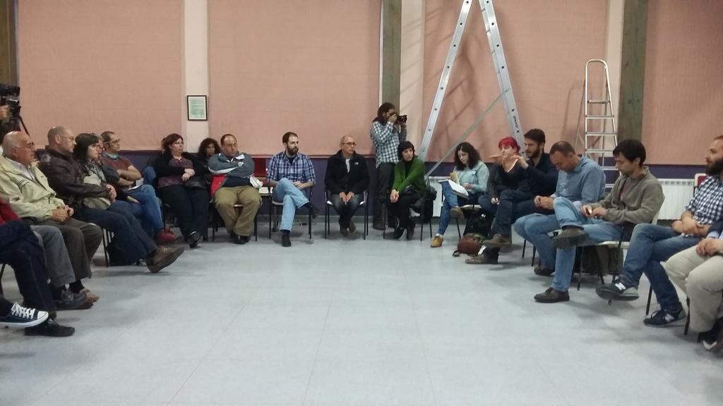 Podemos_CANT's tweet photo. Finaliza el acto!!! Muchas gracias a todos los asistentes por esta gran tarde. Es Ahora. #CambiaCantabria http://t.co/kGteVsiqgz
