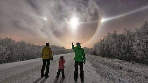 supernaturepics's tweet photo. Lunar halo sky phenomena, Finland. http://t.co/ylYkkLhMJF