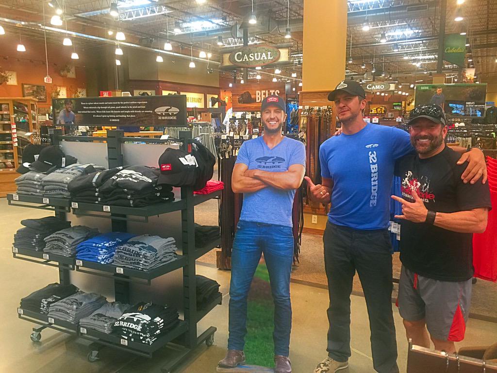 lukebryan tweet picture