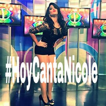 ce_colombo's tweet photo. No se pierdan hoy a @NBayona0 x @EcuavisaShow kien nos deleitara con su hermosa voz #HoyCantaNicole @jorgect99 http://t.co/Xl26Llo8zH