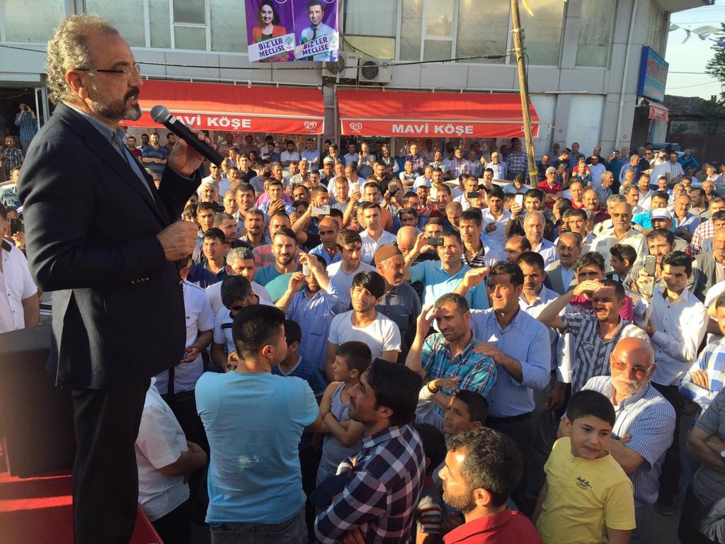sakiksirri's tweet photo. Manisa'da gerçekleştirdiğimiz halk toplantısına yoğun katılımdan dolayı halkımıza teşekkür ediyoruz.. http://t.co/jNdzzz1Dhg