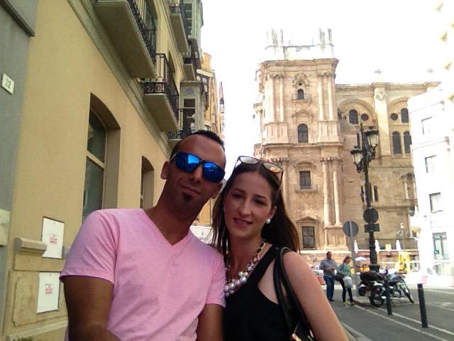 BudaDeejay's tweet photo. Buena tarde en #Malaga con @Gustosa93 http://t.co/5XCEsLn1Dh