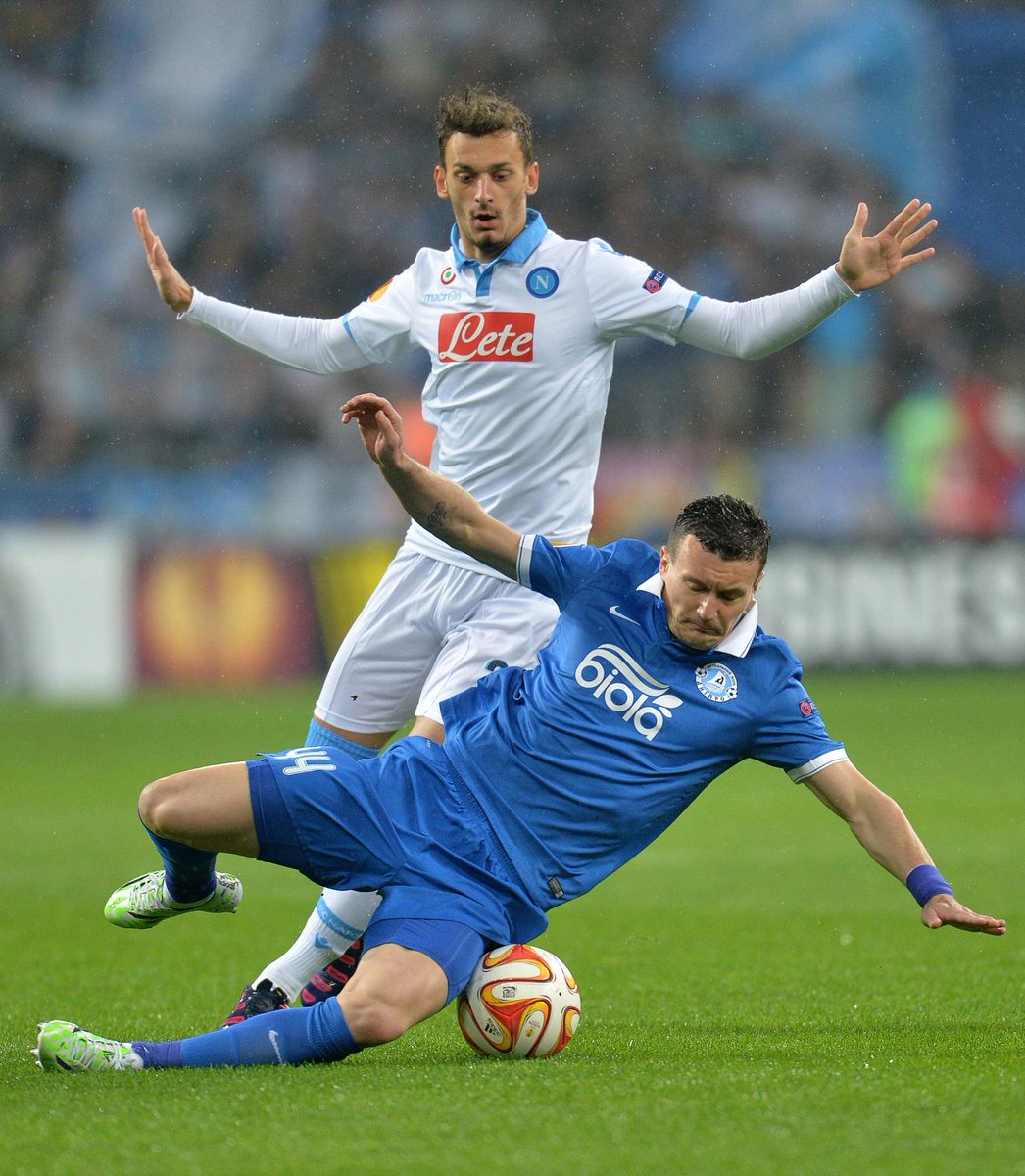 GOAL_ID's tweet photo. HT: Dnipro 0-0 Napoli | LIVE - http://t.co/OC3FQ1nL2c #UEL
#BeOneWith_Dnipro
#BeOneWith_Napoli http://t.co/7rzif3S8oK