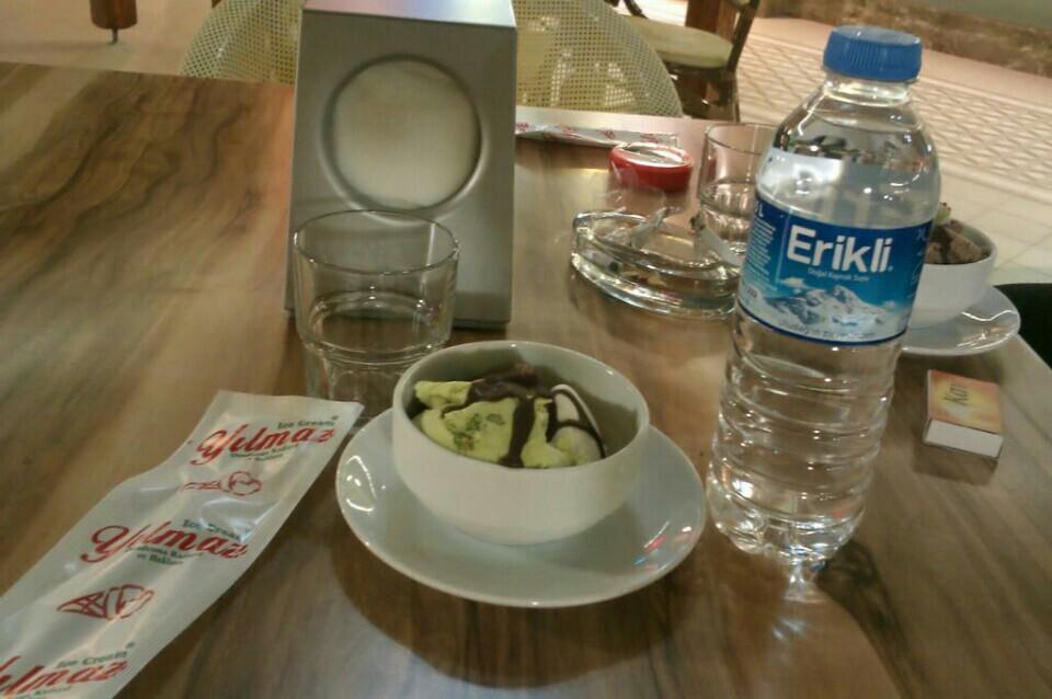 busra27bus's tweet photo. Yaz geldi anlasildi ;) http://t.co/aS1gBW7YmB