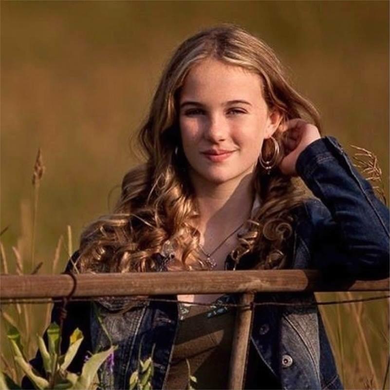 nextgenkfla's tweet photo. Another musical guest at Sunday's #NextGenSociable will be @abbystewart01 Tix - $25 at http://t.co/pXuVH9kXgb #ygk http://t.co/ps2VGHM3nK