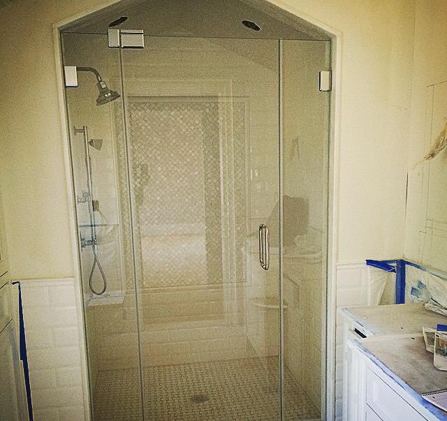 SuburbanGlass's tweet photo. Retweet if you like what you see #showers #mirrors bergencounty http://t.co/hvb9eEPtyk