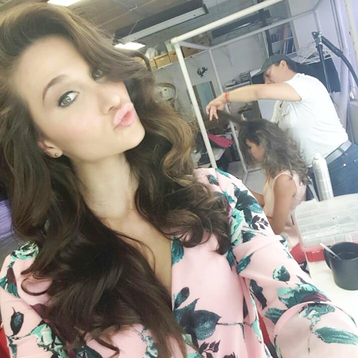 MariaDeLuz1's tweet photo. Sintiéndome Miss nuevamente 😂🙈🙊 #Catalogo #BaxtModels #Mexico http://t.co/mXkgjo2Z9i