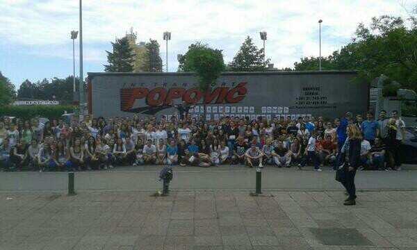 nszoranans's tweet photo. Ovako je bilo u Novom Sadu  #poplave #Medicinski 
Timski rad! :) http://t.co/geaUVBW2kC