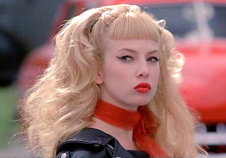    Happy birthday Traci Lords! ¡Feliz cumpleaños ! 