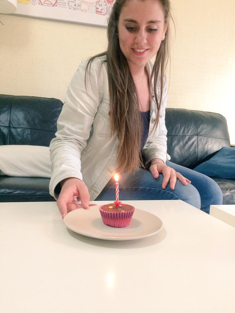 plc944's tweet photo. Celebrando el cumple de una putilla 🎂🎉 @Nuriakalloub37 http://t.co/udXGfxHrwC