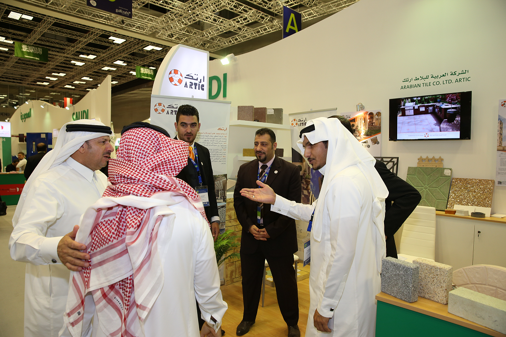 SaudiExports's tweet photo. اجتماعات ولقاءات أعمال في جناح #المملكة على هامش فعاليات معرض #بروجكت_قطر بالدوحة
#project_qatar http://t.co/taoRGBxvEh