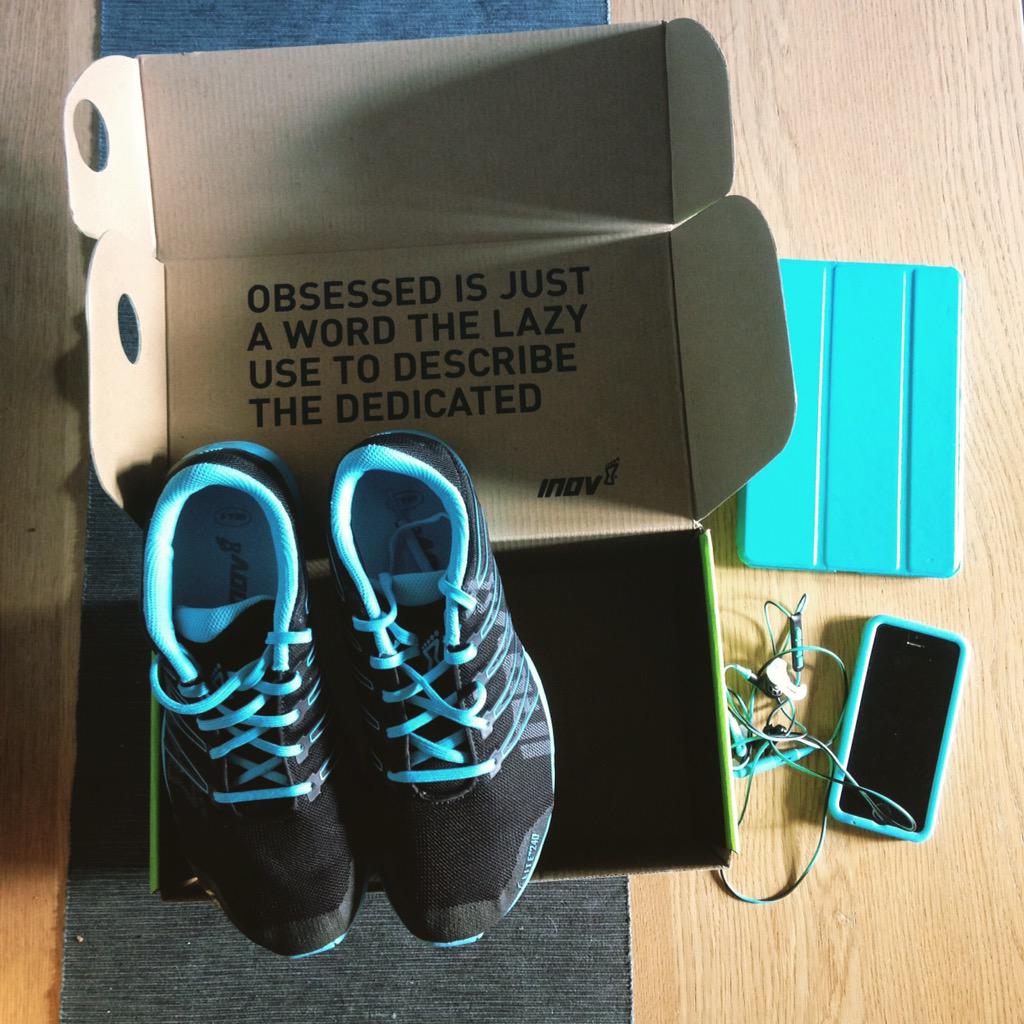 FionaPennie's tweet image. #Obsessed is one word you could use!Looking forward to trying out my new @inov_8 #fLITE's #cyan #matching