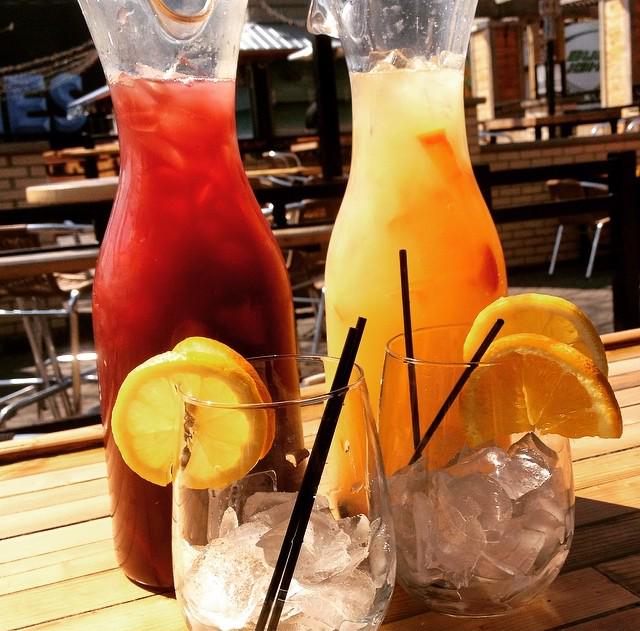 BarneysPatio's tweet photo. Ice cold Sangria! #SangriaThursday @BarneysPatio http://t.co/I9tVkhu1Zr