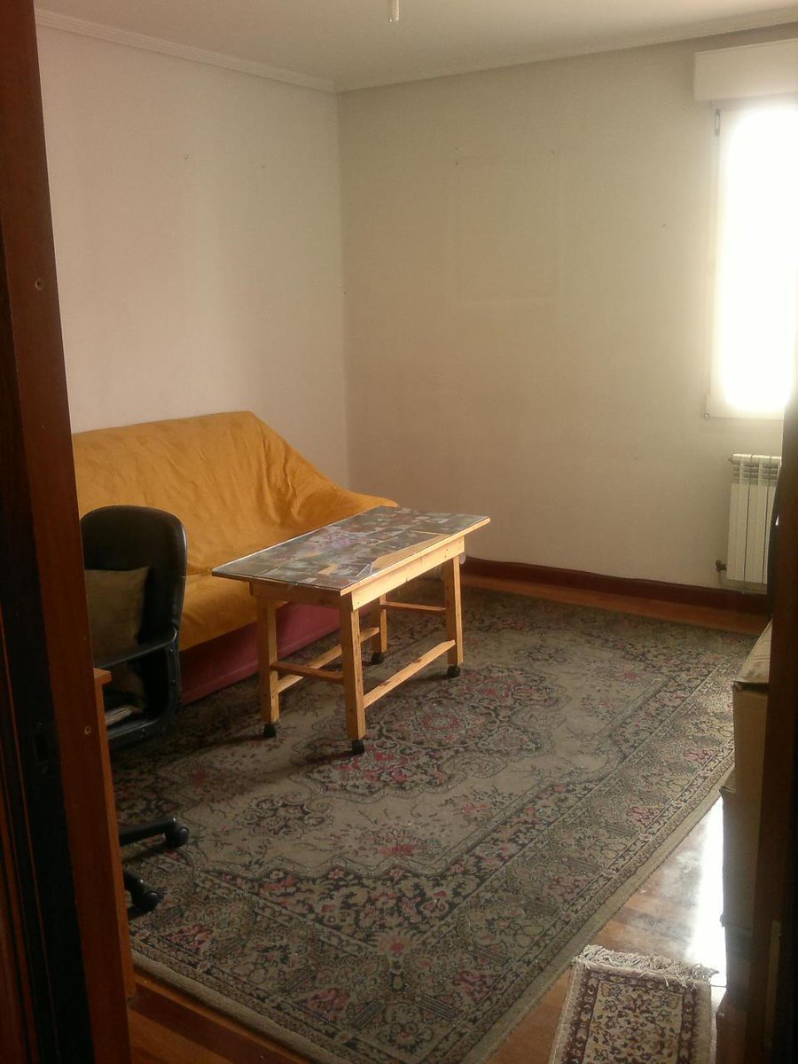 Dato_40_Inmob's tweet photo. Piso en c/Gorbea de 70 m² con buena altura y orientación. Por 145.000€ (9553) http://t.co/NVYcHSQI4G