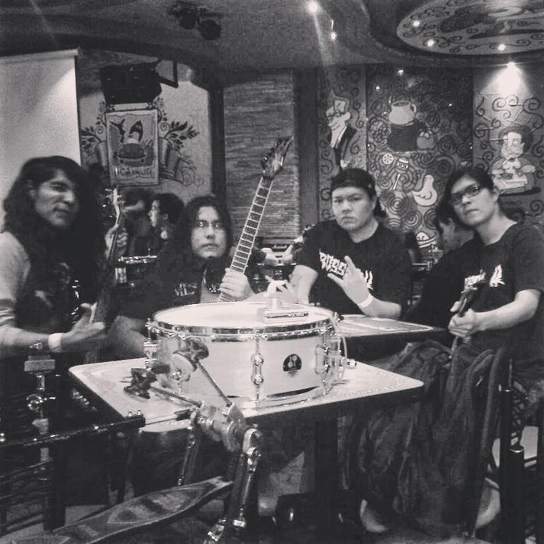 RosswellMex's tweet photo. 14 de junio Rosswell en tlaxcala!!! Nos vemos por alla!!! #Rosswelltime

Rosswell - Zarah: http://t.co/e2VLK3HswF http://t.co/joWUv5uJ8E