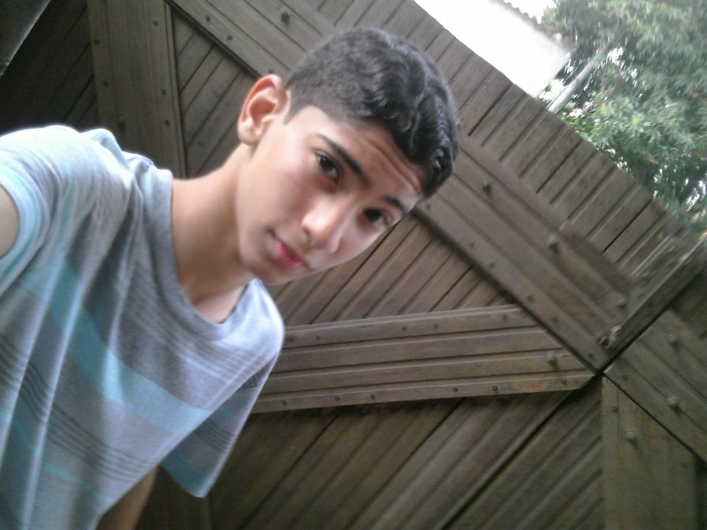 Nathan_BR17's tweet photo. Partiu futebol no volante http://t.co/Z6fEtBxkvM