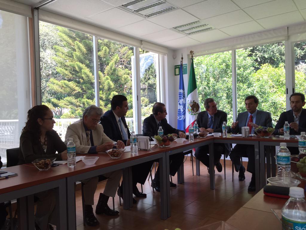 FAOMexico's tweet photo. Ahora| Reunión #FAO -@SAGARPA_mx  para definir estrategias y alianzas que impulsen el desarrollo del sector rural. http://t.co/qhF8CCQMTV