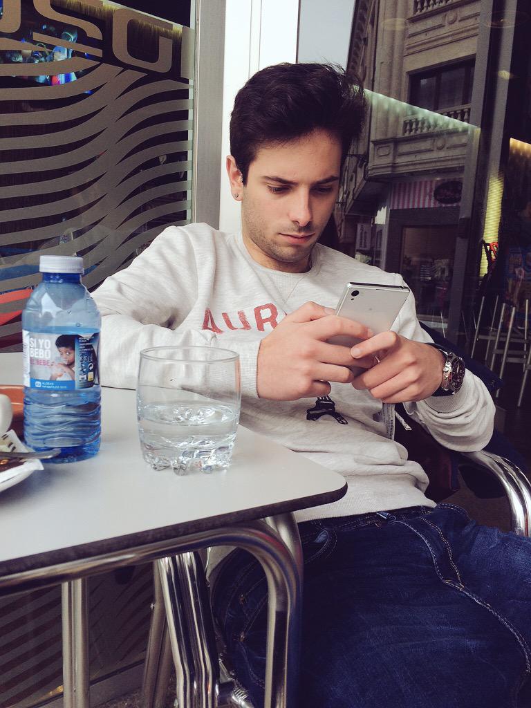 NereaTouris's tweet photo. @SergiGonzale guapo tu neneeee http://t.co/rgUB9kTLur