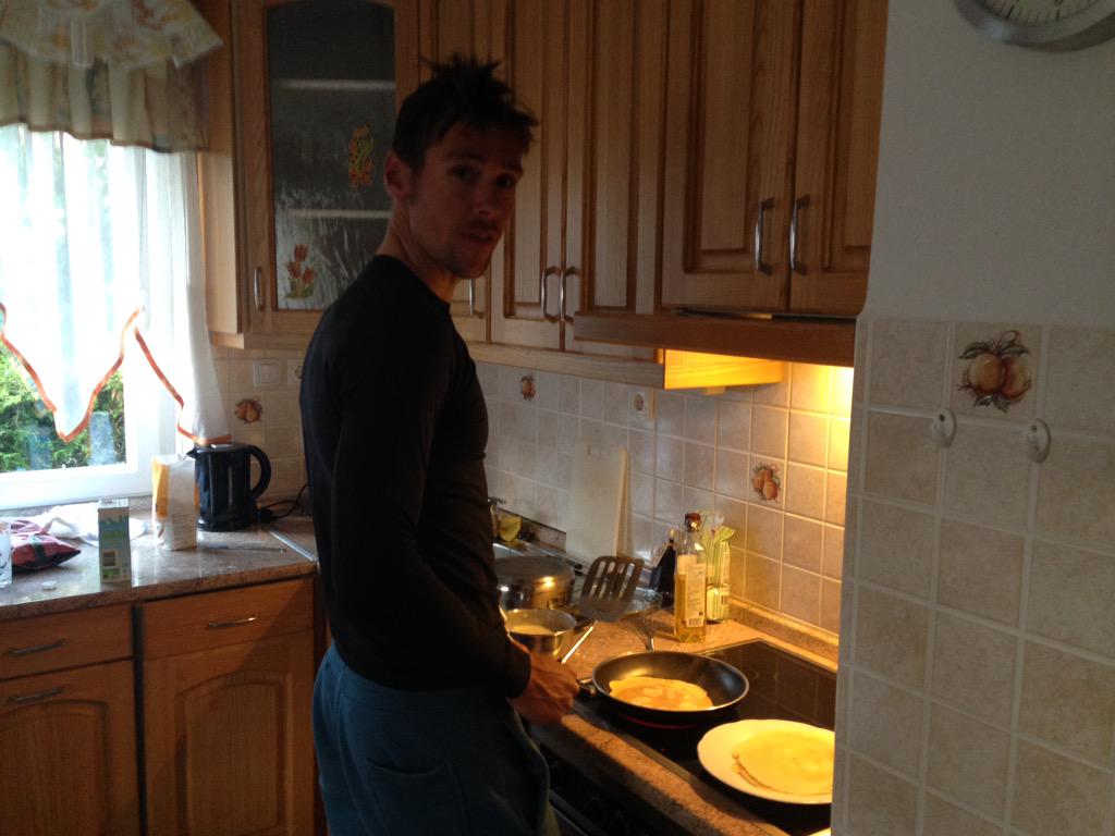 demudas's tweet photo. Nog 1nachtje en dan begint het wedstrijdseizoen #worldcuprowing morgen inwegen, nu lekker pannenkoeken in #Slovenia http://t.co/IGZghvYumC